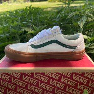 Vans Old Skool Pro 'Marshmallow Alpine' 
Shoes
